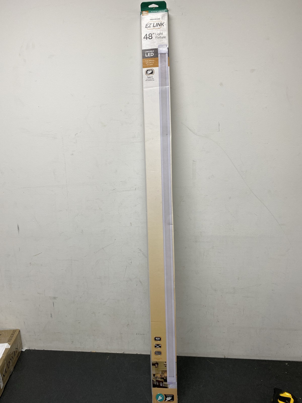 "Ultra prograde EZ Link Plug-in 48" LED Under Cabinet Light"