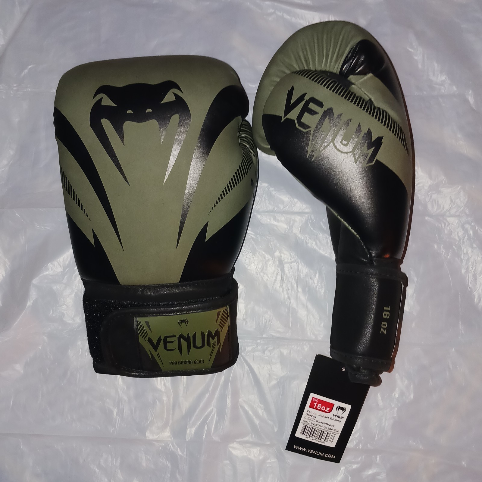 Venum Impact Boxing Gloves  16 Oz Khaki/Black New With Tag