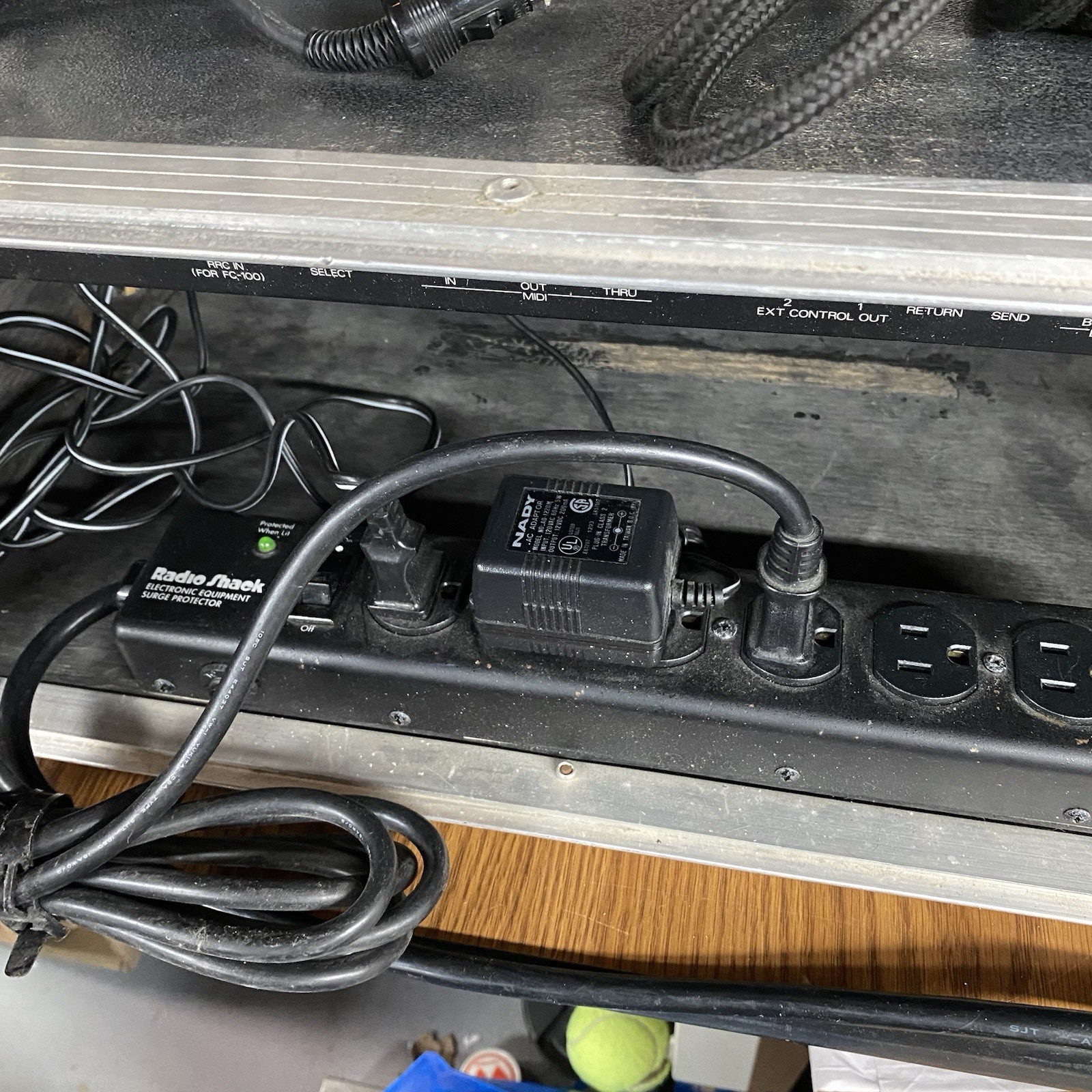 LOT-Roland Korg Nady-effects processor, digital tuner, receiver+Rack Case/cables