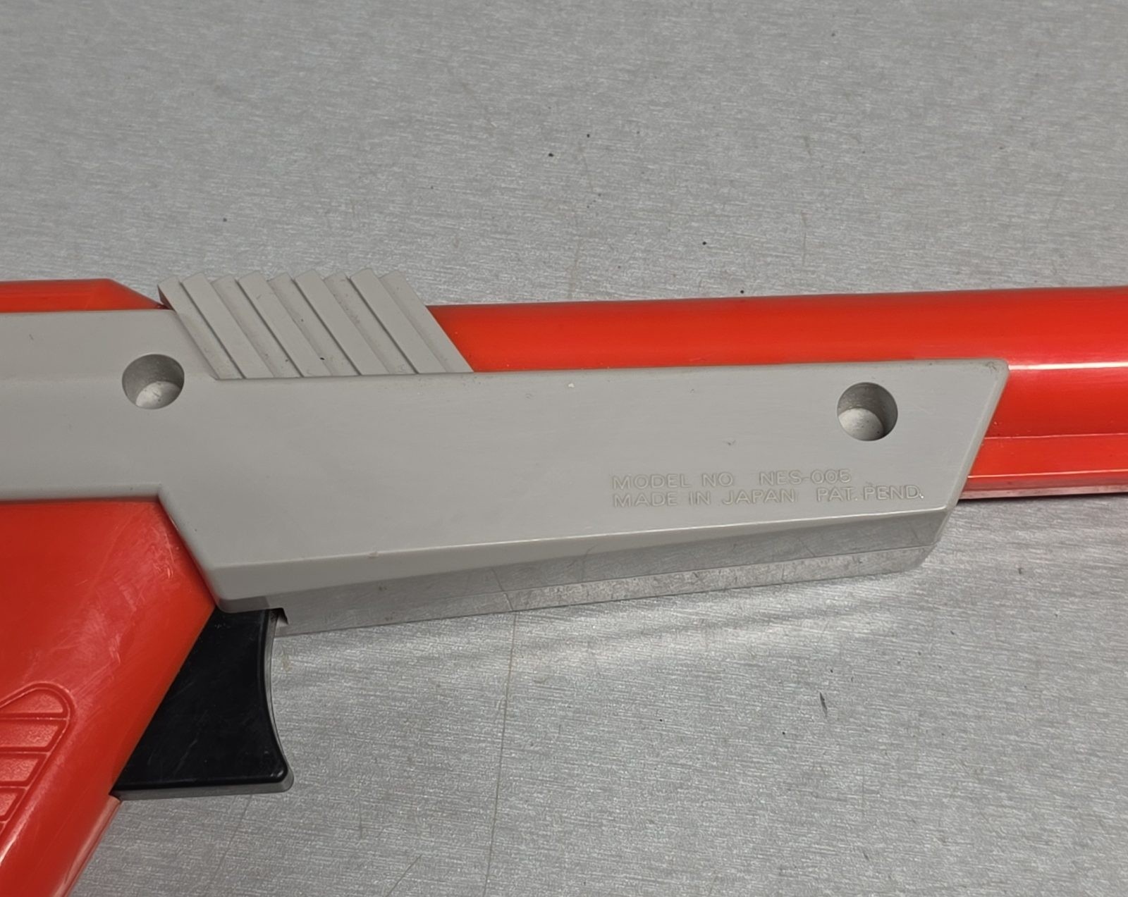 Nintendo Zapper Light Gun Controller for NES Model NES-005 Gray Orange
