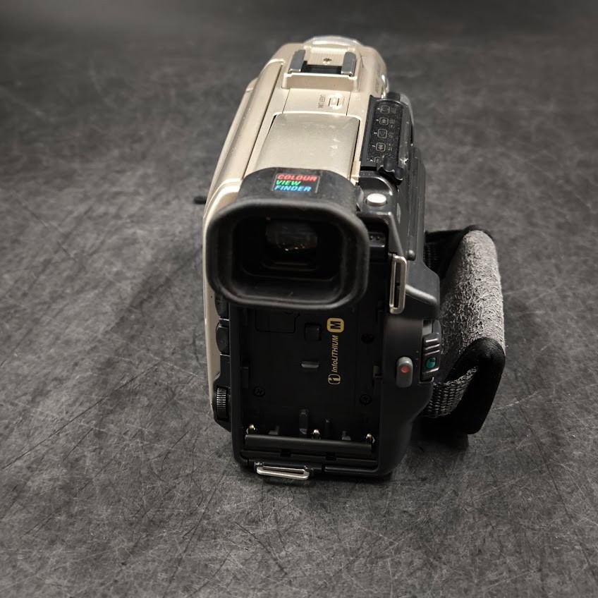 Sony DCR-TRV8 E 40x Digital Video Camera Camcorder Used Working
