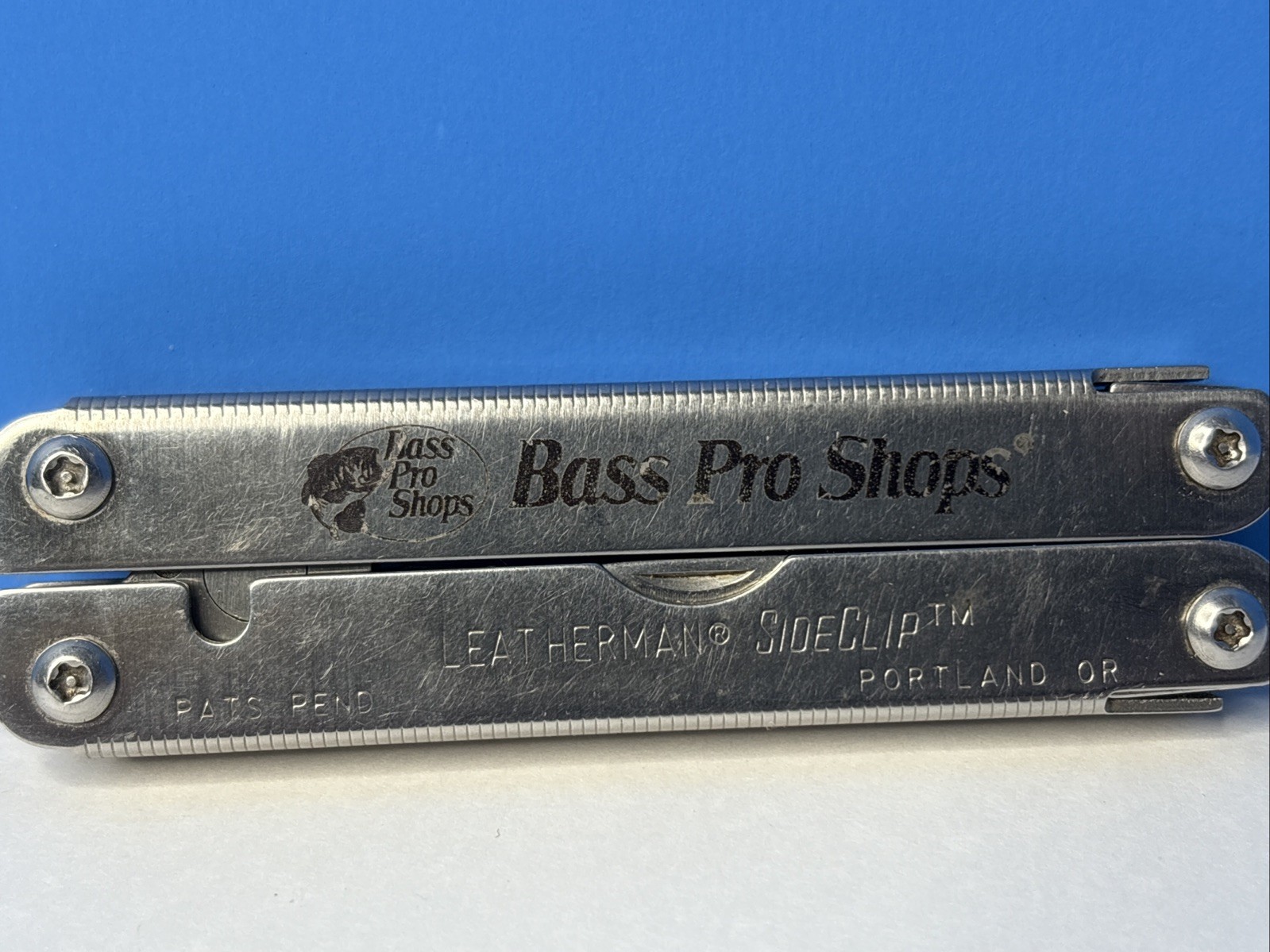 Leatherman SIDECLIP Bass Pro Shops Edition Multi-Tool PATS PEND PORTLAND OR