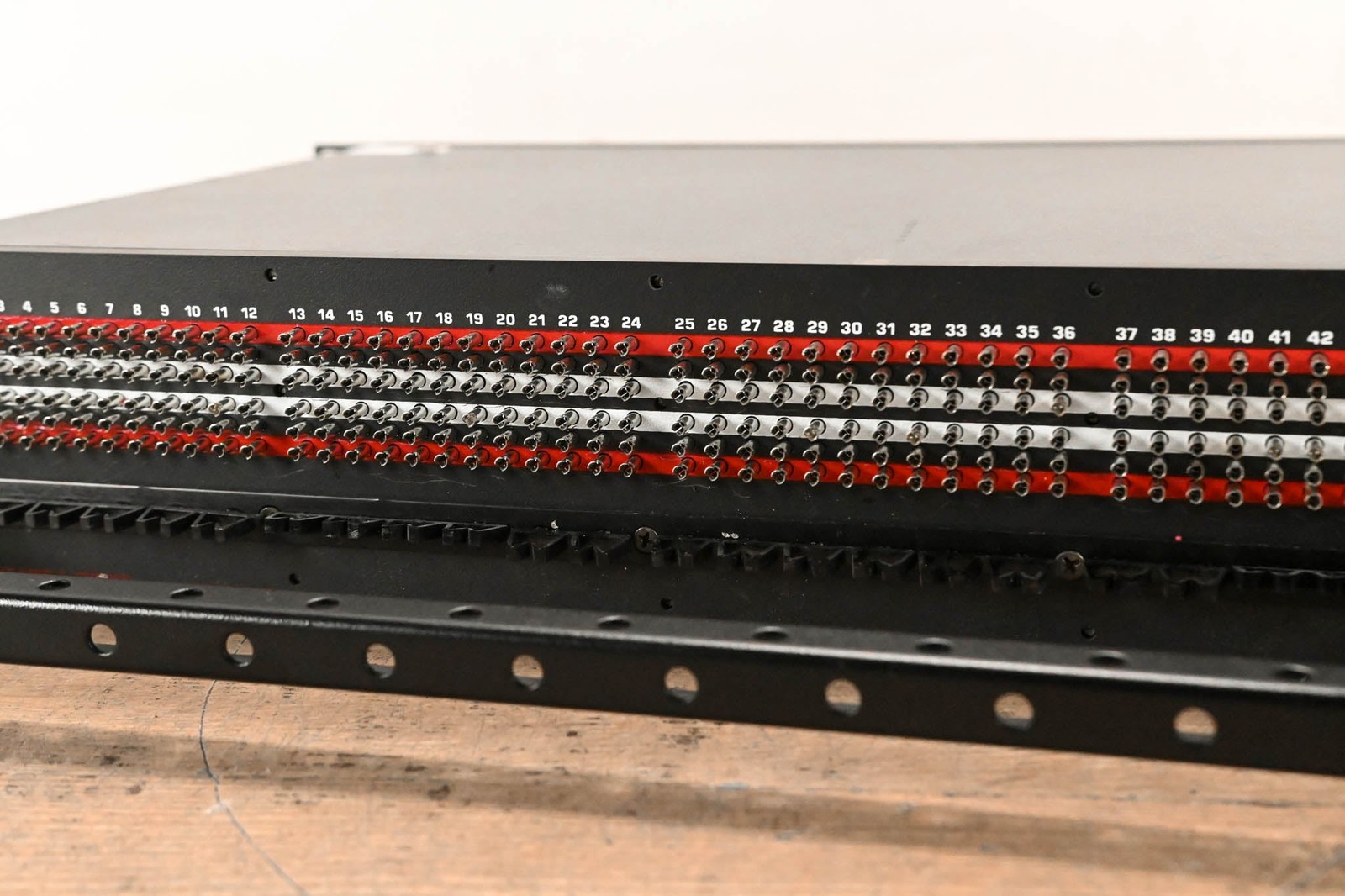 AVP RPT96 Series 2x48 2RU TT Patchbay CG01VX9