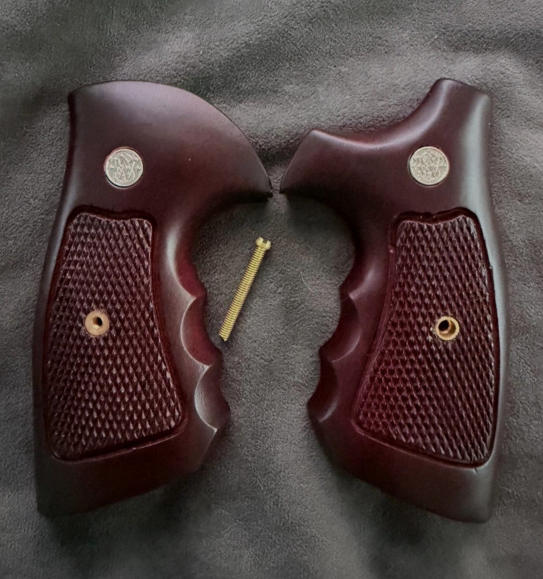 s&w K,L frame grips Fit both round butt/square butt,Smith and Wesson,NewHardwood