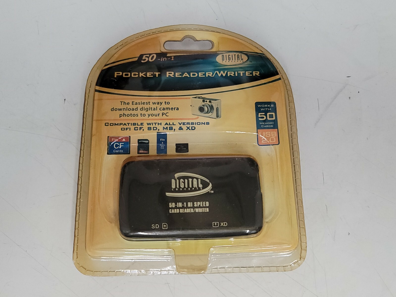 DIGITAL CONCEPTS 50 IN 1 HI SPEED POCKET USB 2.0 READER/WRITER - FREE SHIP - T6