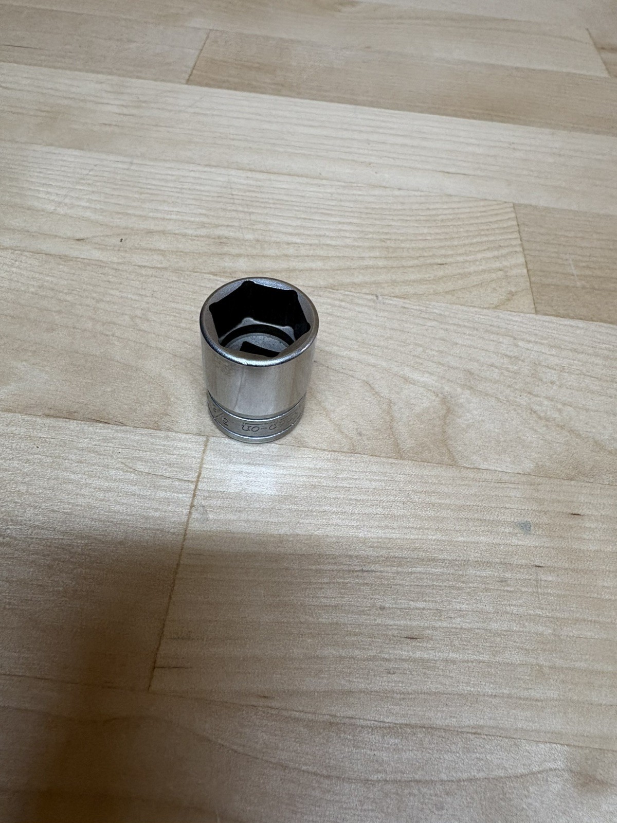 New Snap-on 3/8" drive 5/8" 6-point Shallow Socket FS201