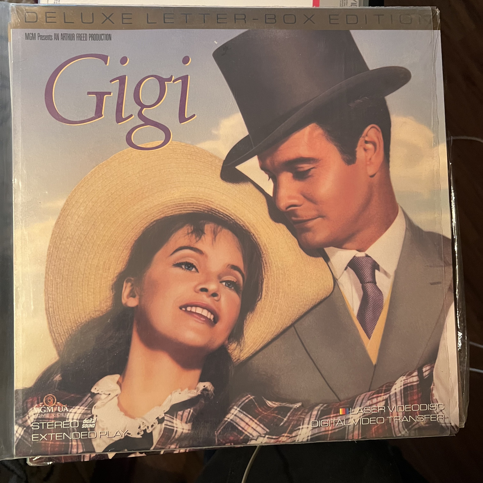 Gigi / Letterboxed  - Laserdisc  buy 6 for Free Shipping