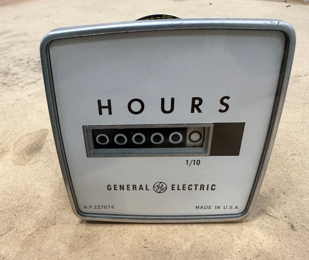 21-1080 GE General Electric Hour Meter 208V