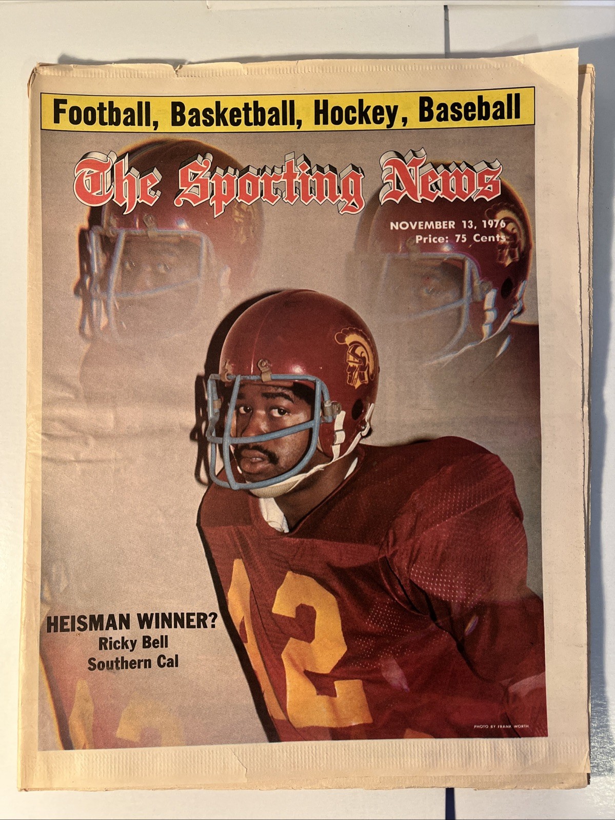 The Sporting News Paper November 13, 1976 Ricky Bell Southern Cal (B33)