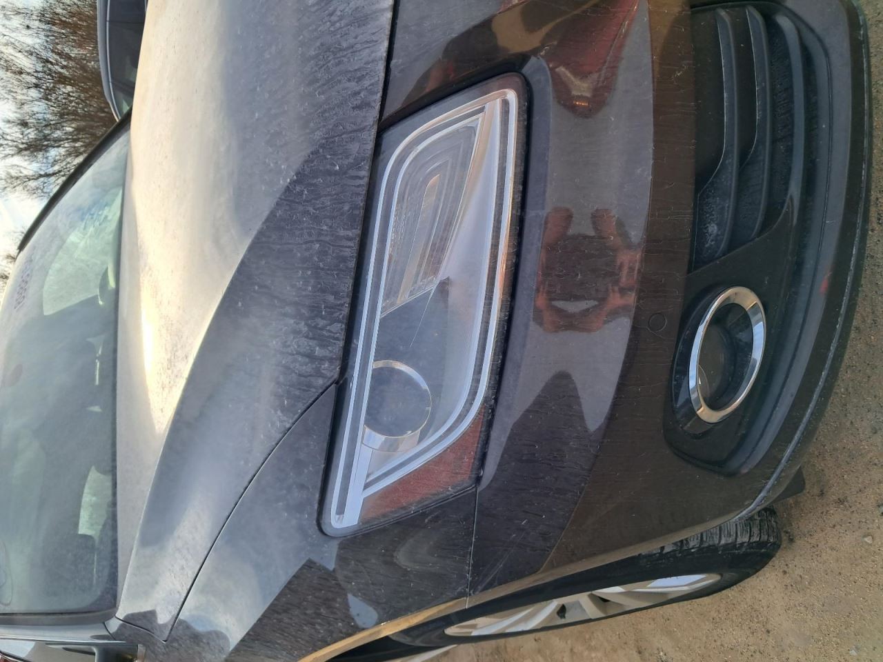 Q5 2013 Glove Box 4874559
