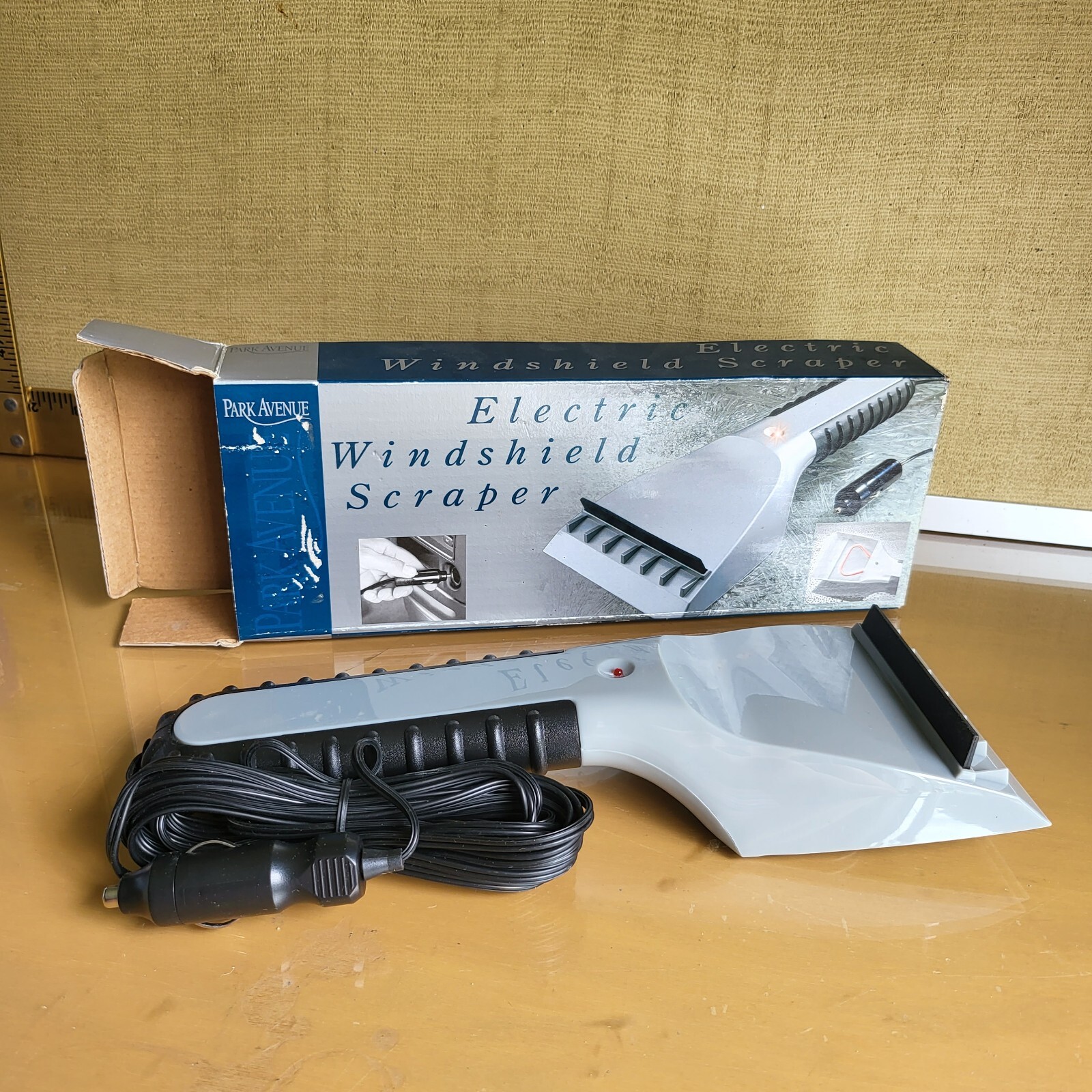 Park Avenue Electric Windshield Ice Snow Remover Scraper Tool Car Plug
