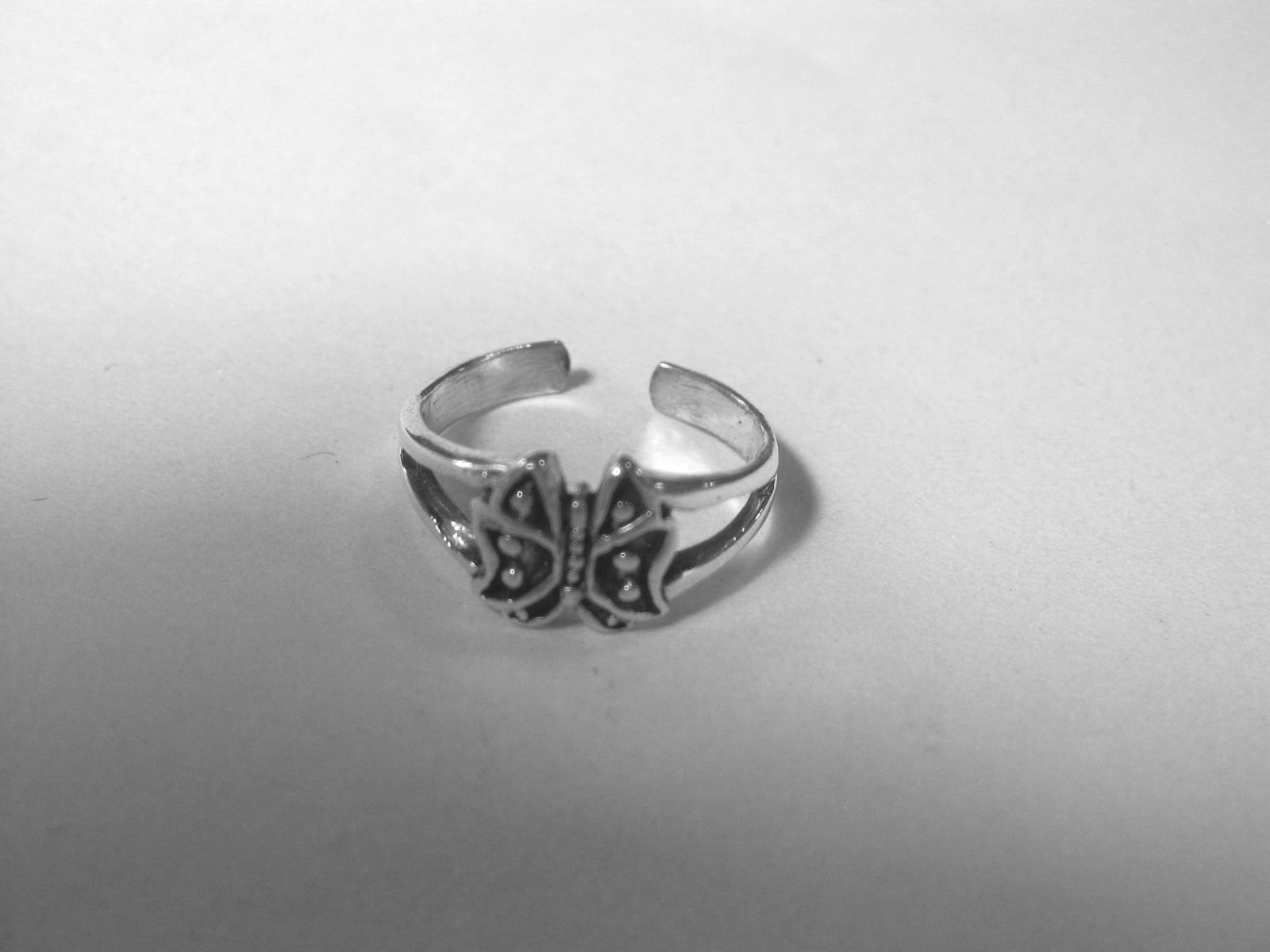 Sterling silver toe ring with  butterfly