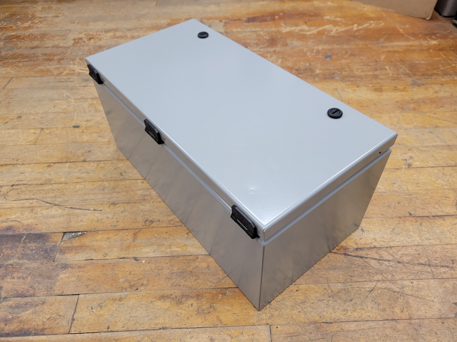 Saginaw SCE-L9188ELJ Trough Enclosure Wall Mount Nema 3R, 4, 12 18"W x 9"H x 6"D