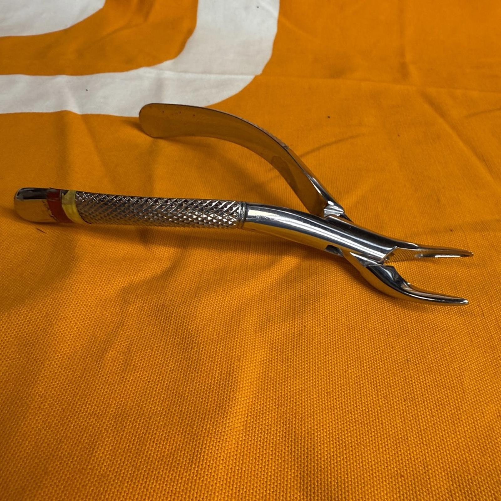 MILTEX 69 Extracting Forceps, Roots Free Fast Shipping