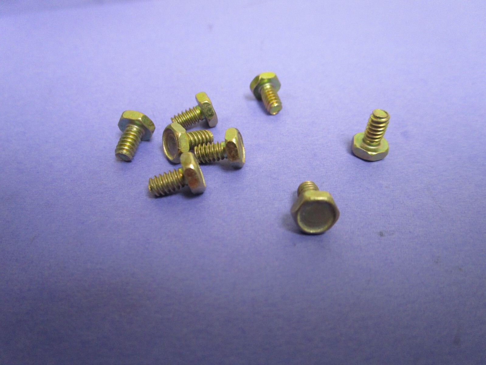 Polaris Snowmobile Screw SCR,6-32X1/4-HEX 7517760 (8)