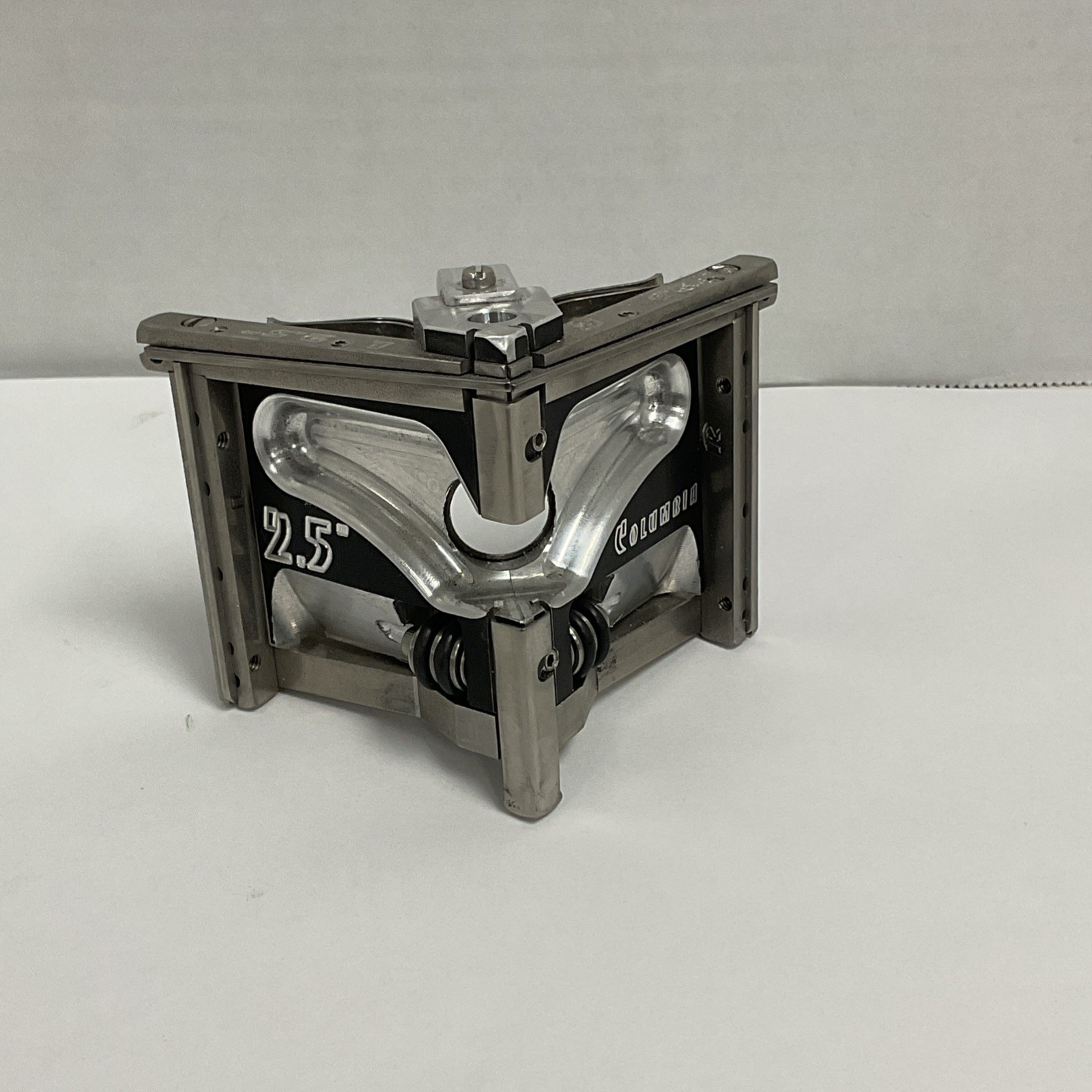 Columbia Angle Head/Corner Finisher 2.5"