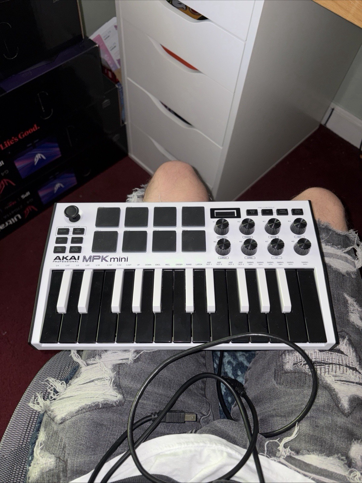 Akai MPK Mini MK3 Electronic Keyboard 25-Key Black/White
