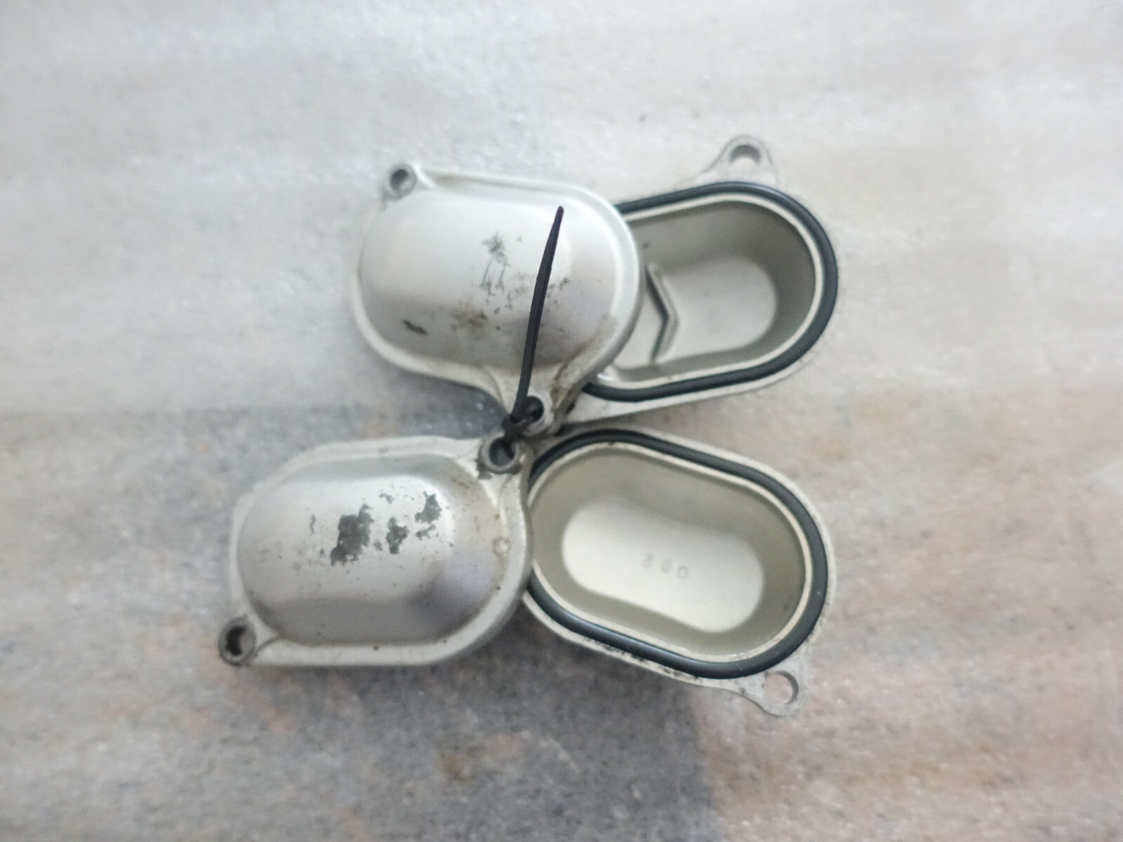 Yamaha XV 535 2YL valve cover cover valves