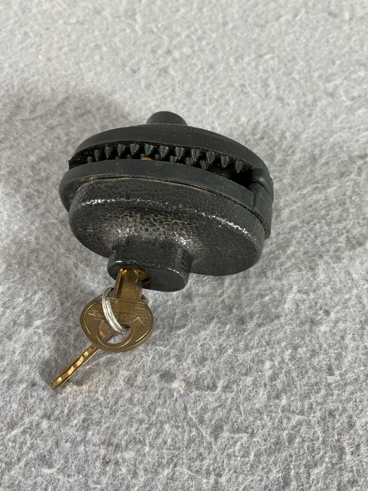 Vintage Master Lock MADE IN USA!! Keyed-Alike Gun Lock, trigger lock