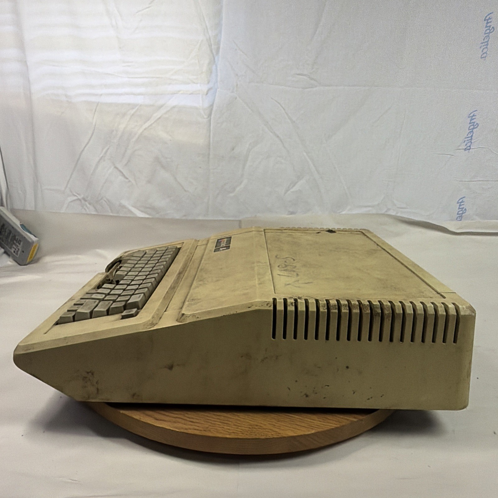 Vintage Apple lle Computer - As It Is