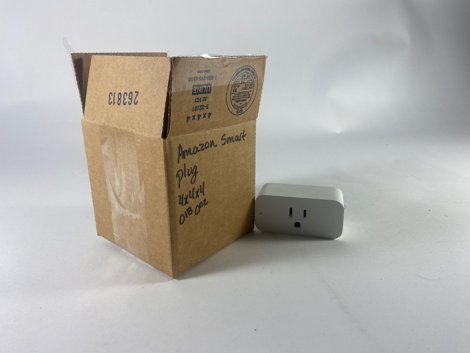 Amazon Smart Plug (Model I3-B) – Wi-Fi Outlet for Alexa / Smart Home – White