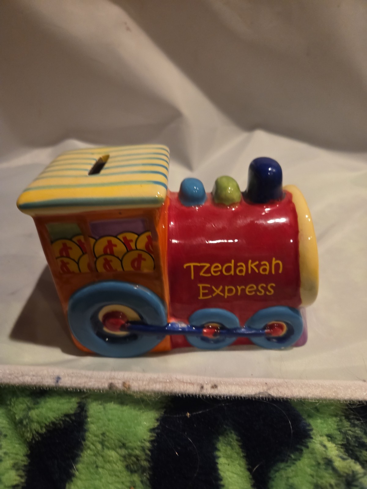 Color/Finish: Multi-color.Dimensions: 5.50" L x 3.00" W x 4.00"...