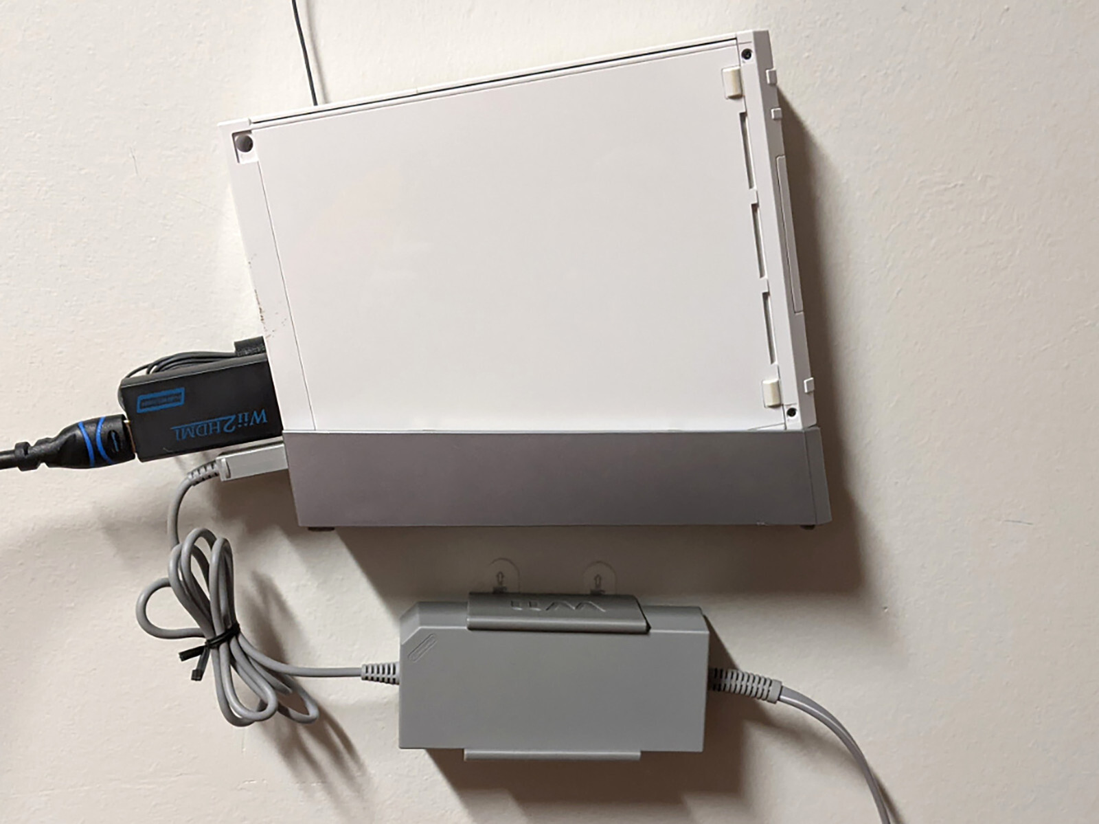 Nintendo Wii Power Brick Wall Mount PSU Mounting Hardware Bracket Case with Logo