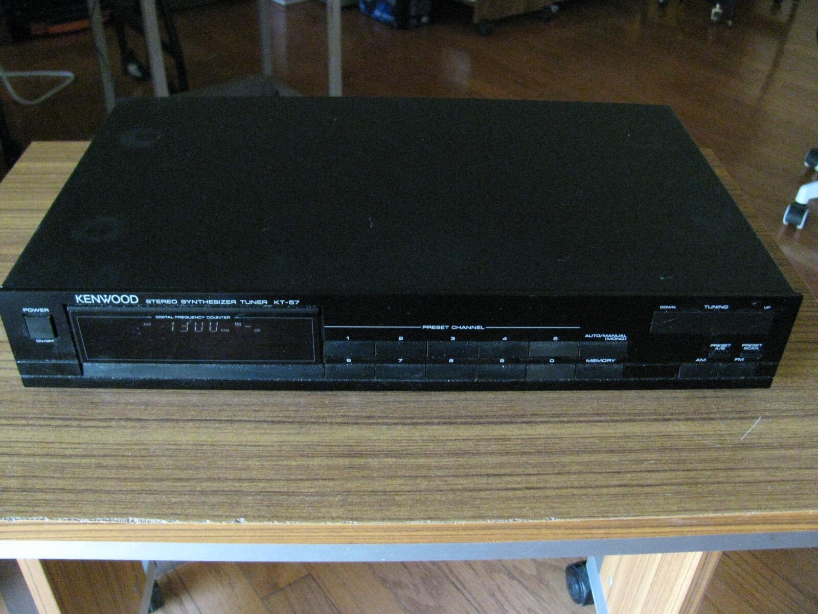 Kenwood KT-57 Quartz Synthesized AM/FM Stereo Tuner Great Working Condition