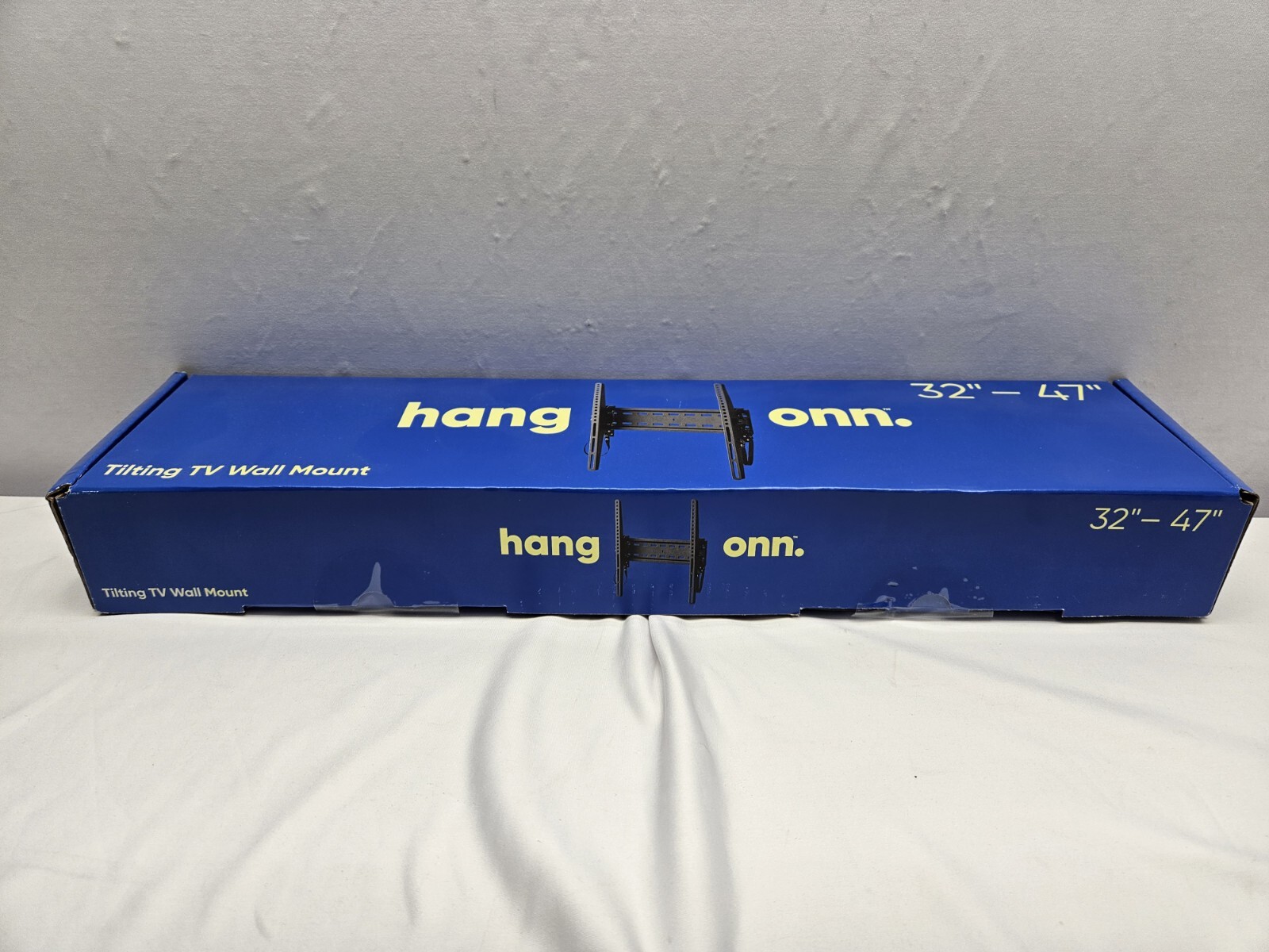 Hang Onn Tilting TV Wall Mount 32"-47" - New