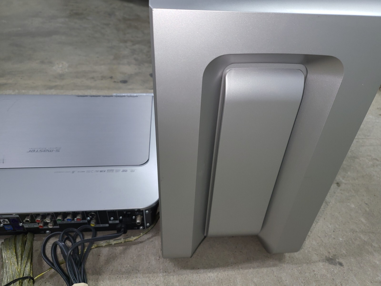 Sony DVD Dream System DAV-FR1 With Subwoofer & Remote Control WORKS WELL