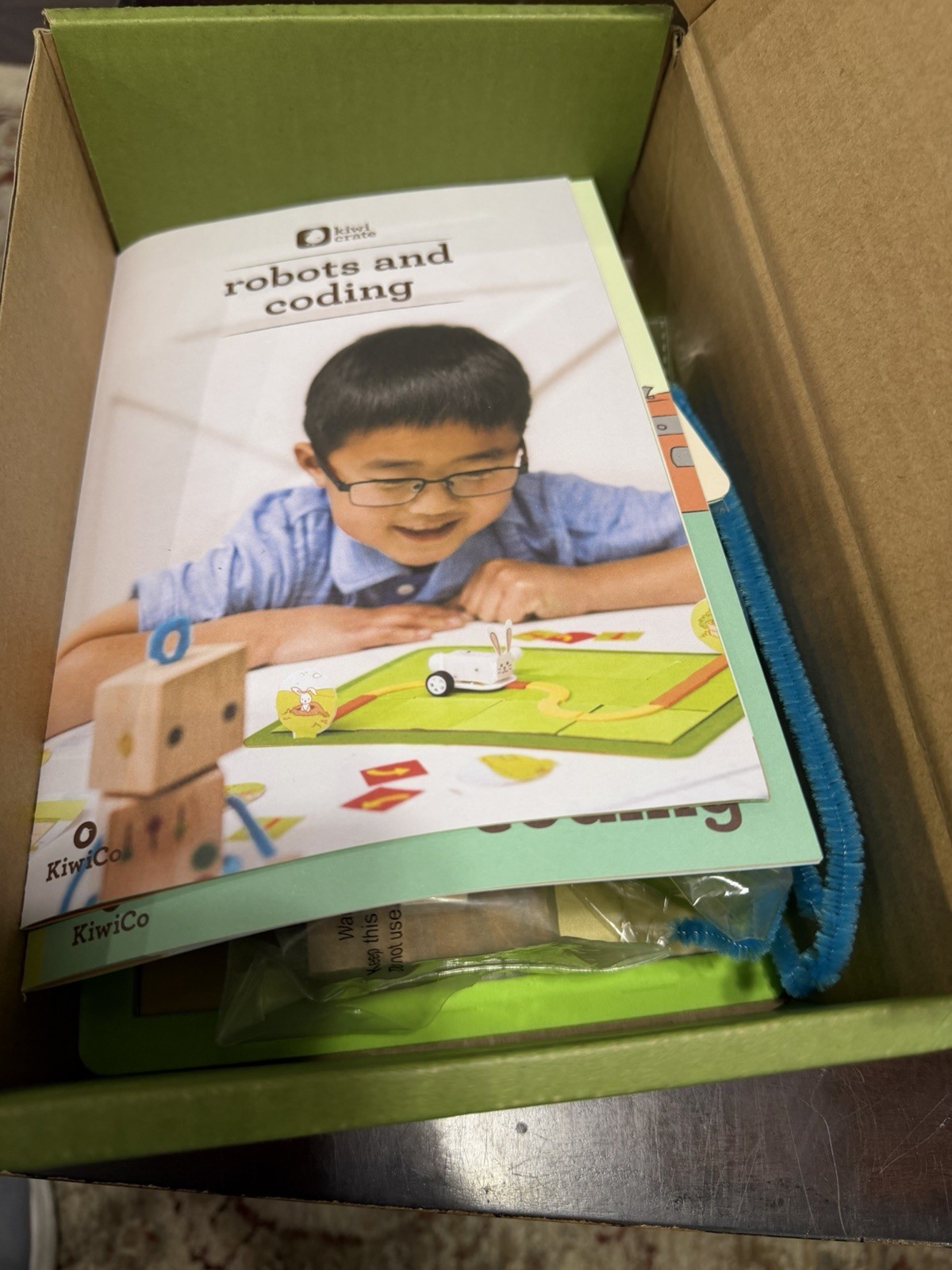 Kiwi Crate - Robots And Coding - STEM - New/Opened