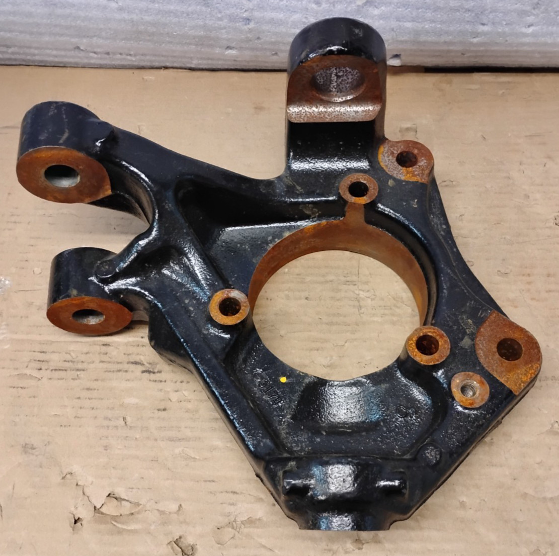 OEM Front Right Knuckle 2018-2026 Jeep Wrangler/Gladiator JL/JLU/JT 68477358AA