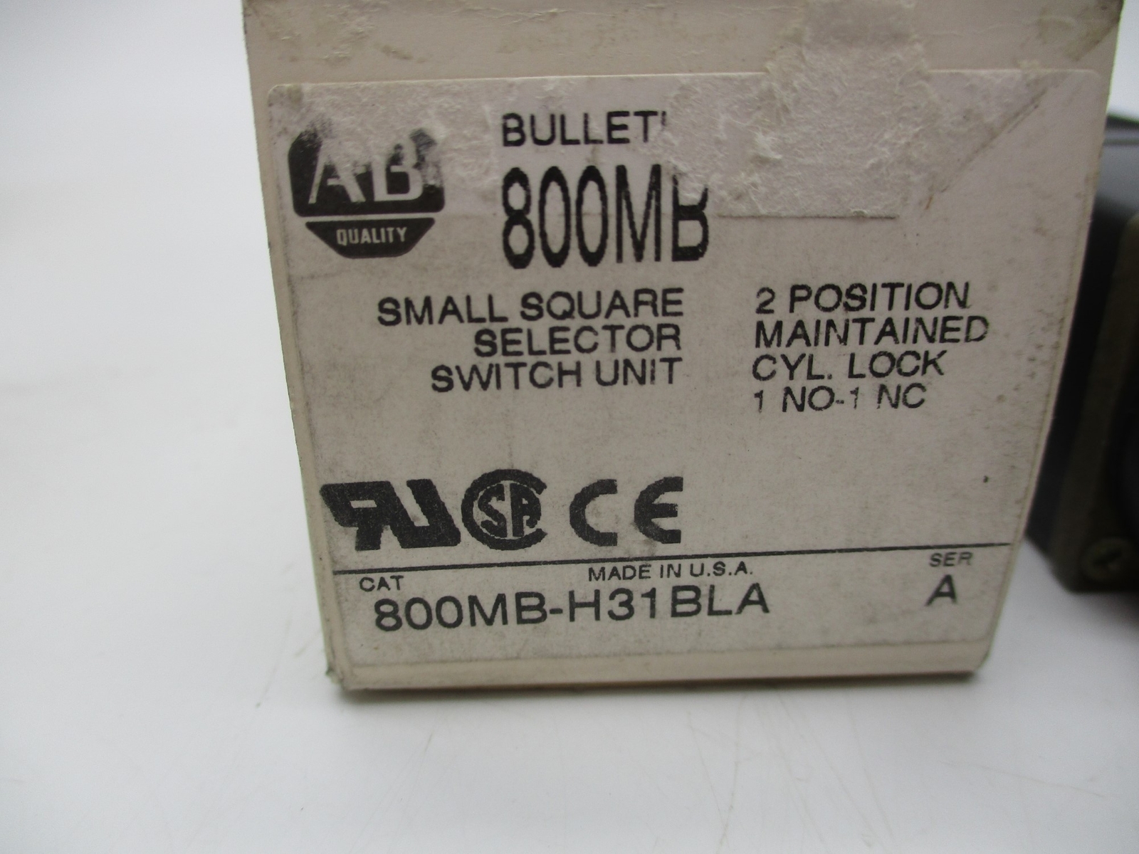 ALLEN BRADLEY 800MB-H31BLA SER.A SWITCH SELECTOR W/KEYS NSMP
