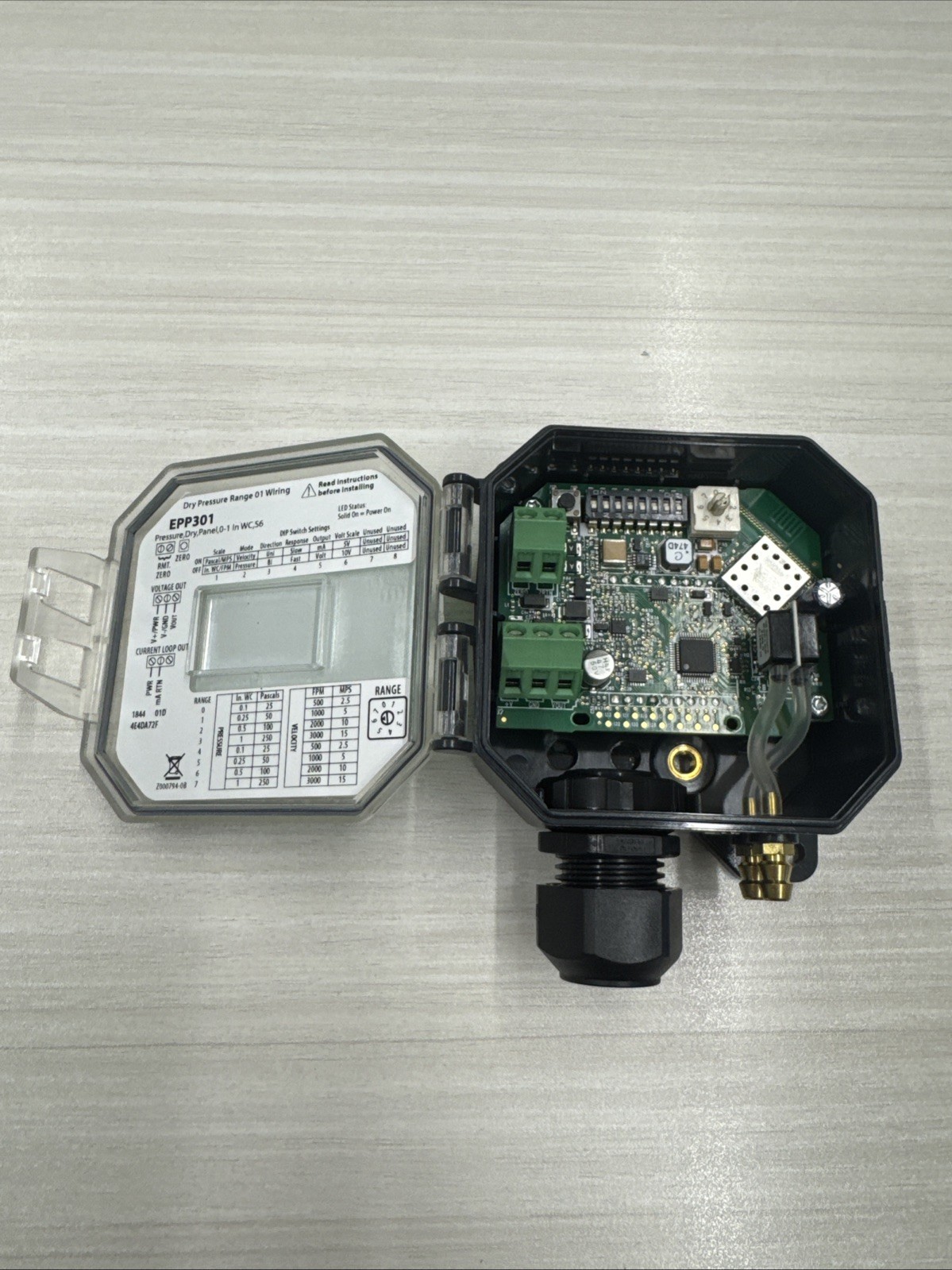 Schneider Electric EPP301 Pressure, Dry, Panel, 0-1” WC, S6 Pressure Sensor