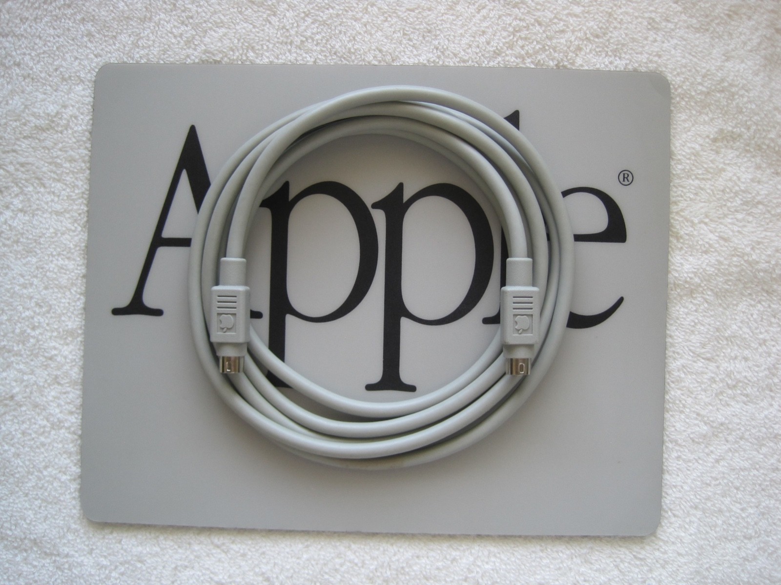 miniDIN 8 Serial Cable | ~ 7 Ft | Genuine Apple | APN 590-0552-A