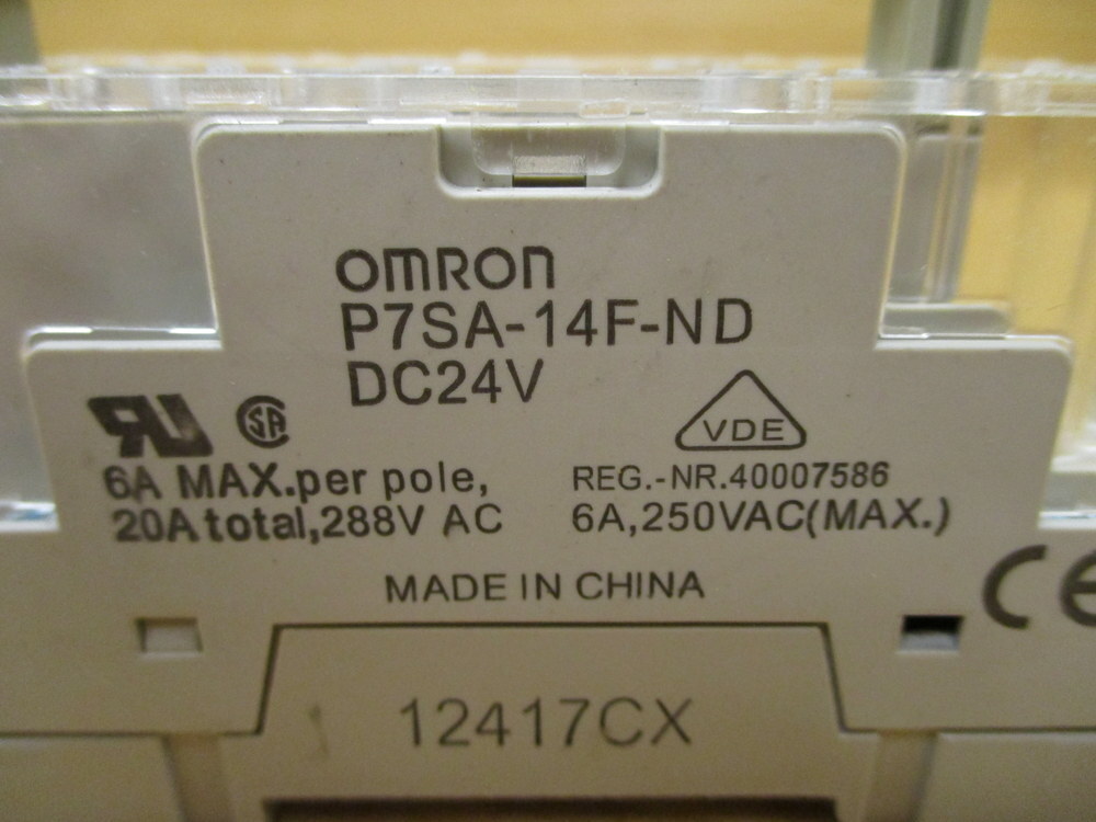 Omron P7SA-14F-ND Relay Socket P7SA14FND W/ Cover