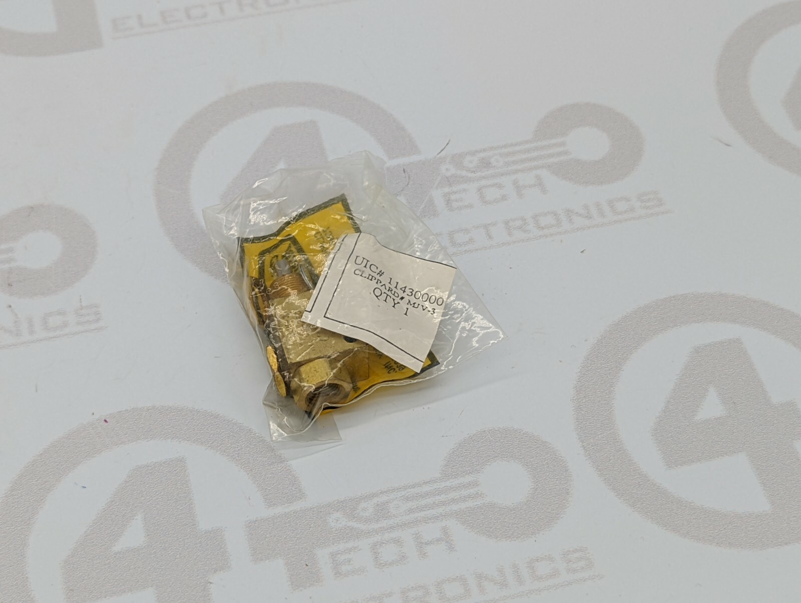 Universal Instruments 3-Way Valve 11430000
