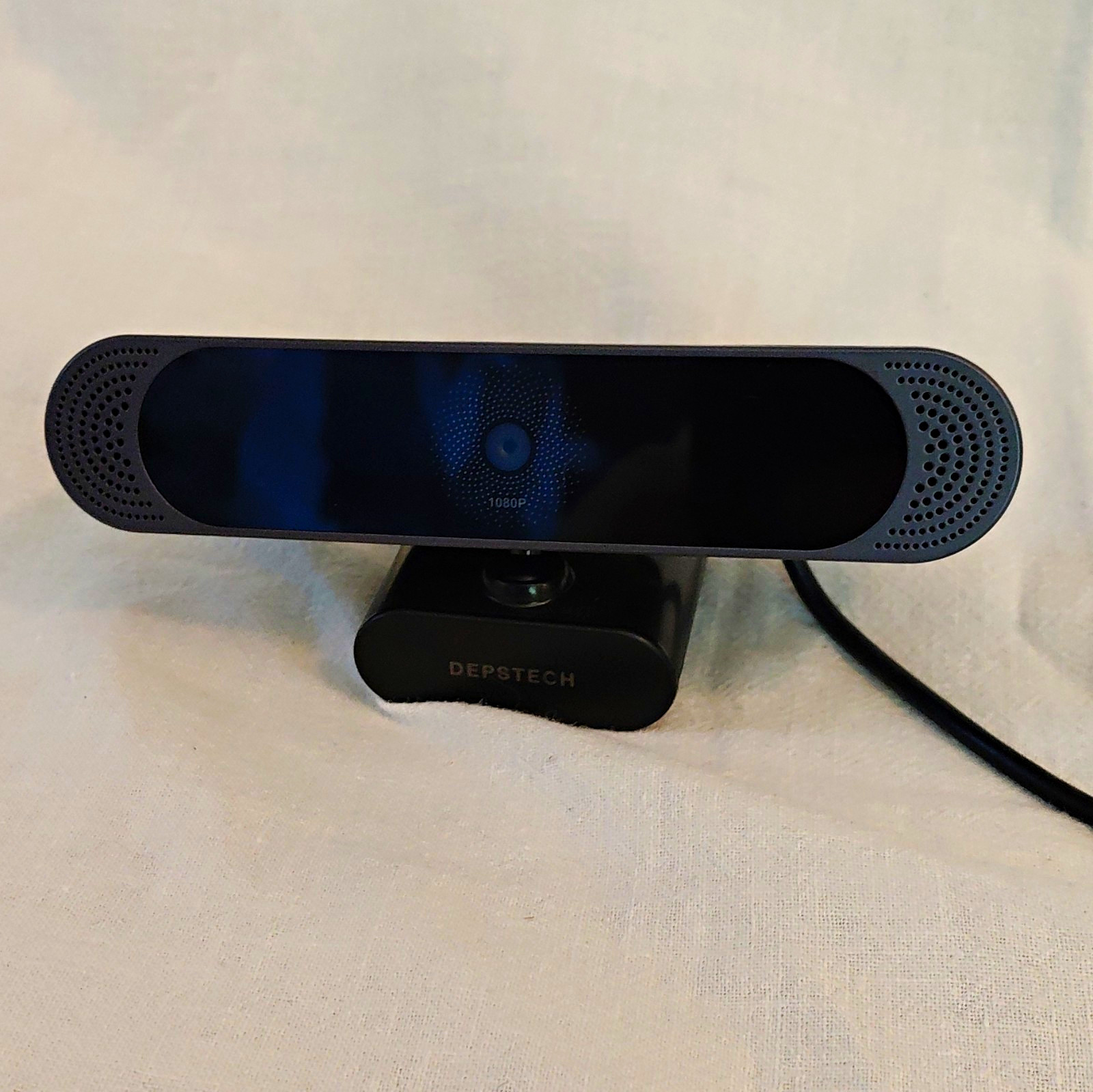 DEPSTECH DW11 1080P USB 2.0 Webcam 30fps Built-In Mic Clip-On, Black