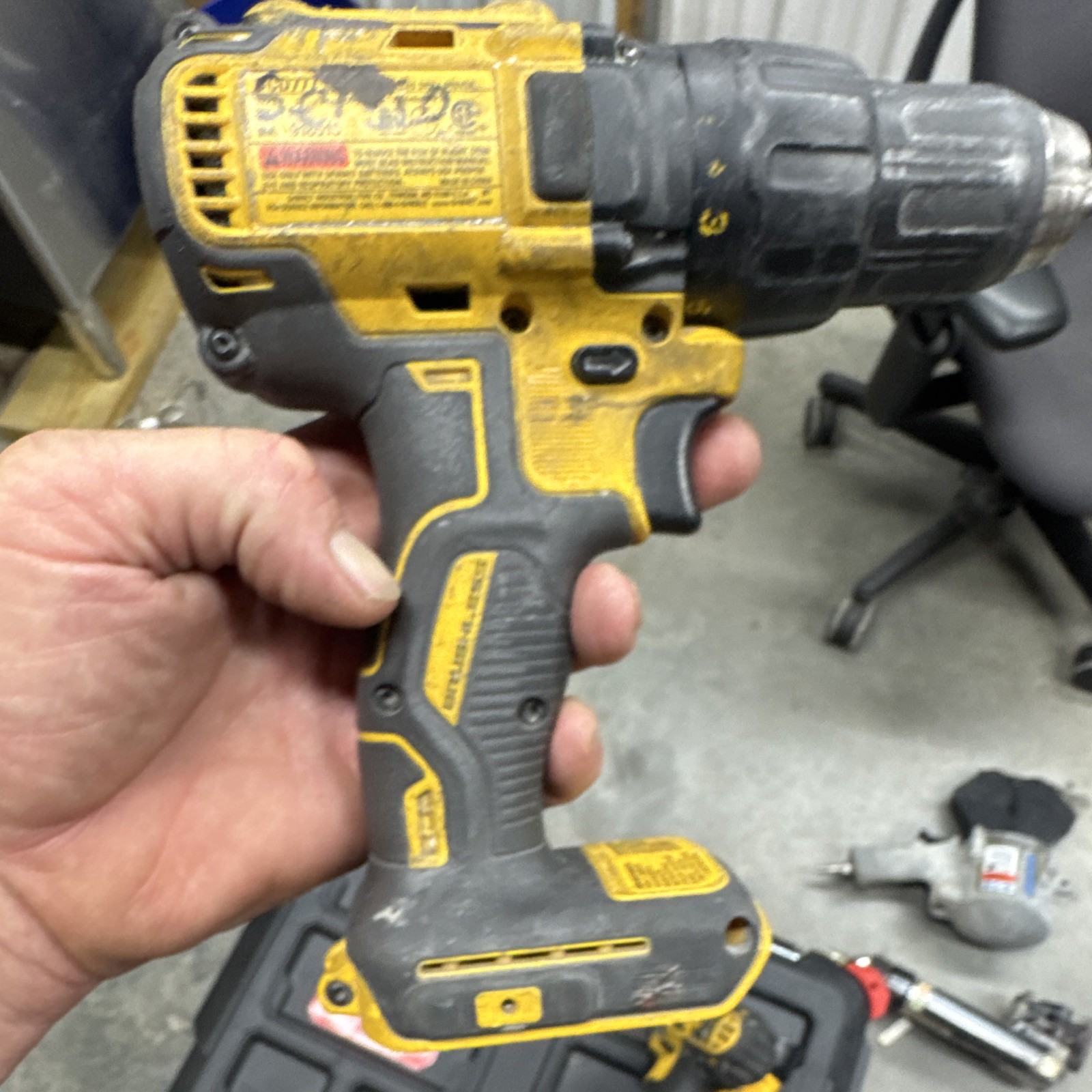 DEWALT 20V MAX 3-Tool Combo Kit Drill/Driver Impact Driver DCL040 Light
