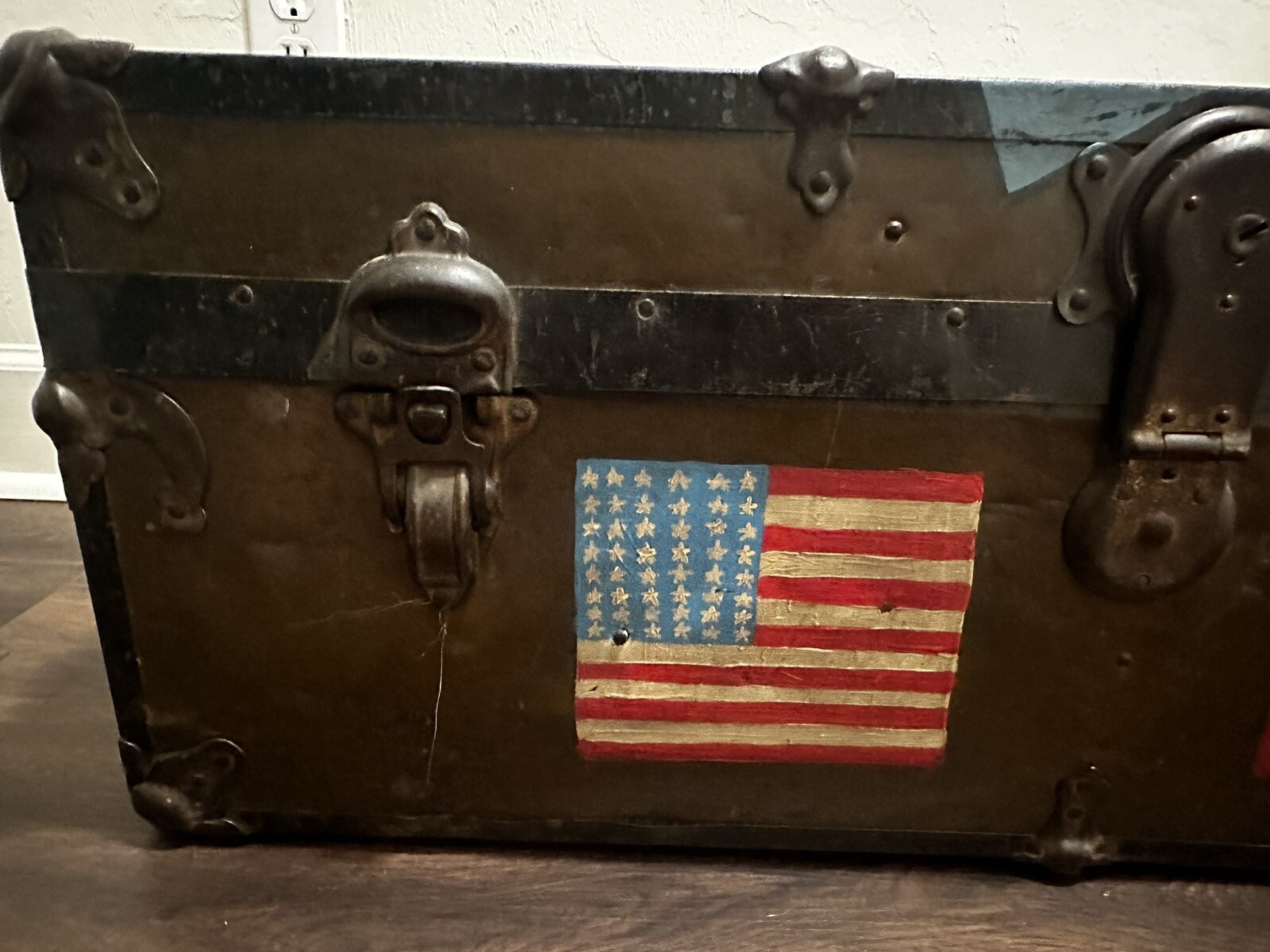 WWII Painted Flying Tigers Style US Air Force Trunk