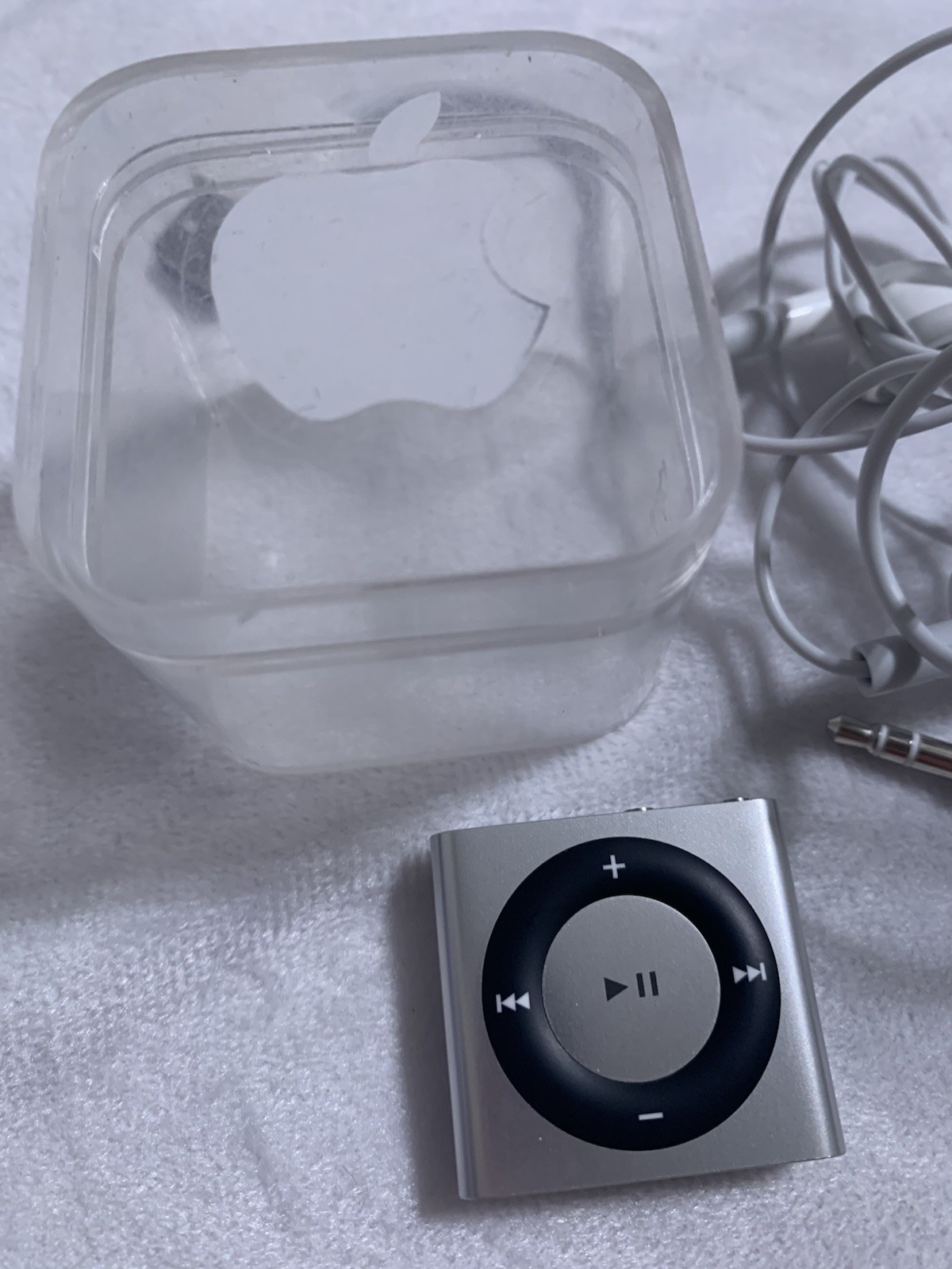 Apple iPod Shuffle Unknown Generation GB SILVER MODEL Please Read