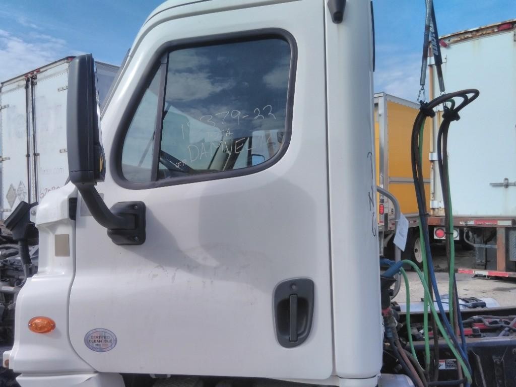 For 2019 FREIGHTLINER CASCADIA 113-125 DOOR ASSEMBLY ,  OH