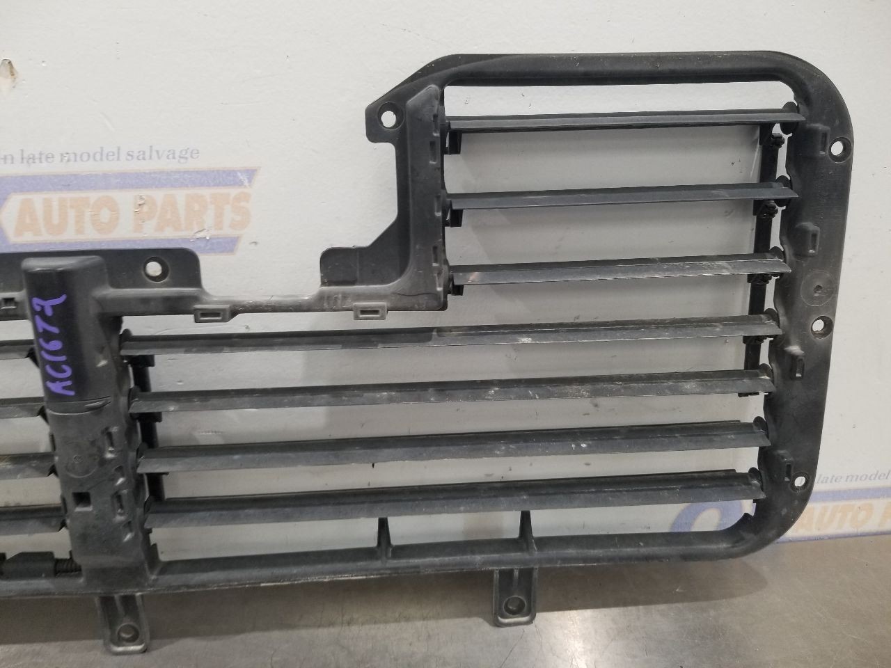 17 CHEVY SILVERADO 1500 4.3L AIR SHUTTER
