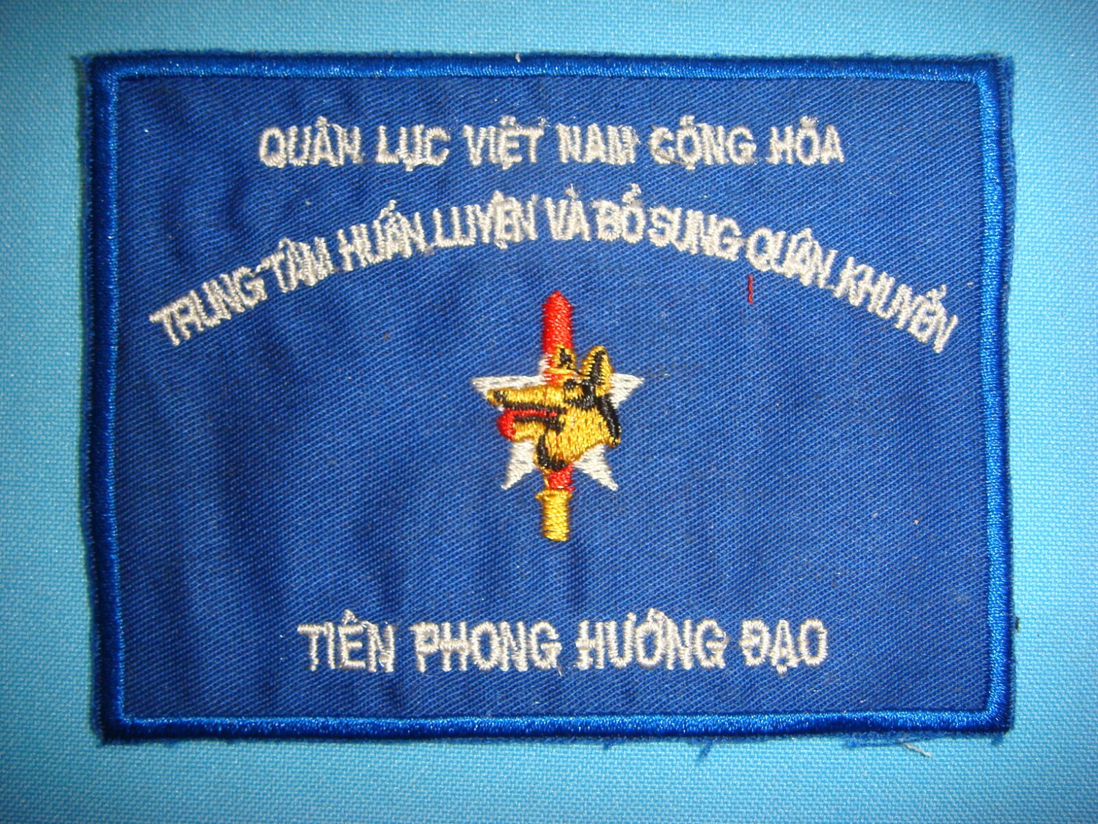 VIETNAM WAR PATCH, ARVN K-9 TRAINING & SUPPLEMENTING CENTER OF MILITARY DOGS