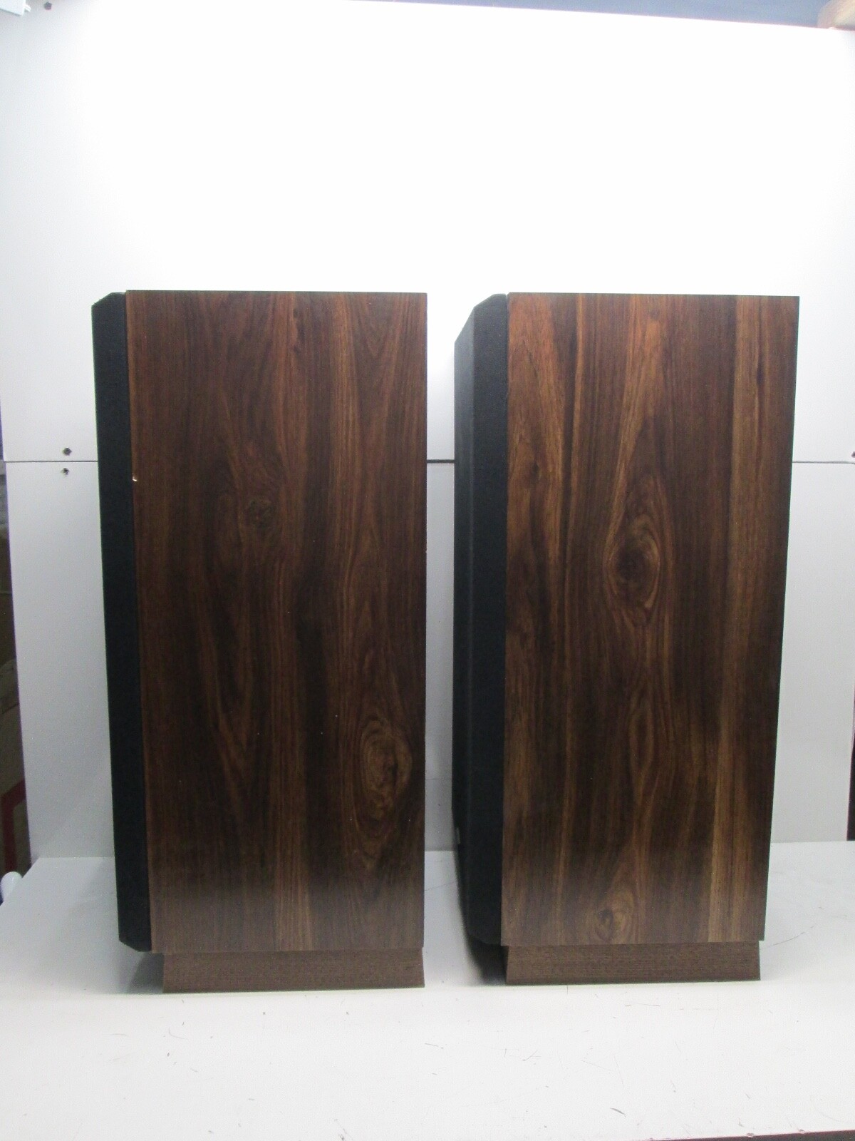 Fisher DS-825 Three Way Speaker System (Pair)