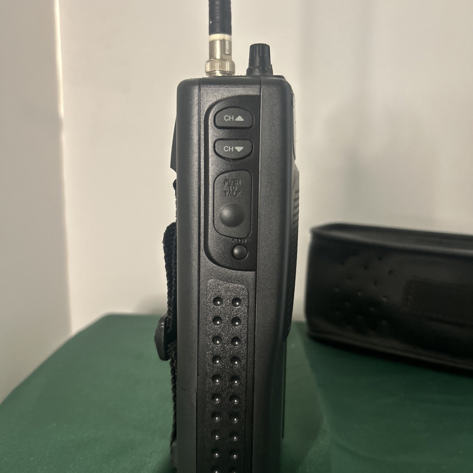 RadioShack TRC-237 CB Walkie Talkie Transceiver 40 Channel LED Display UNTESTED