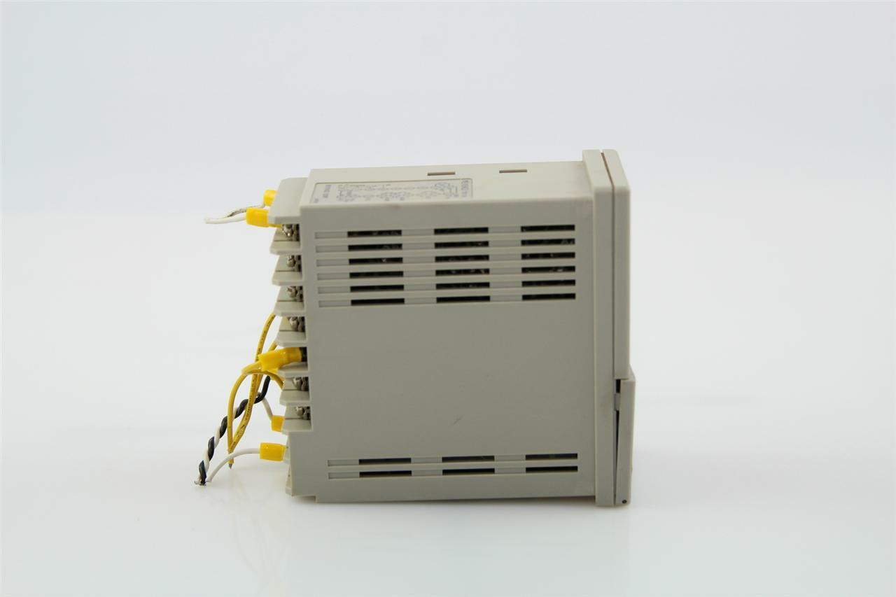 KEYENCE TF2-31 DIGITAL TEMPERATURE CONTROLLER