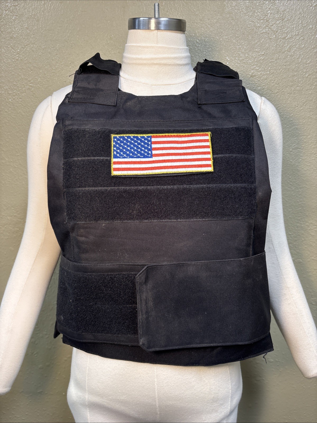 BLACK Tactical Vest Plate Carrier  Body Armor Vest Med Adjustable Paintball