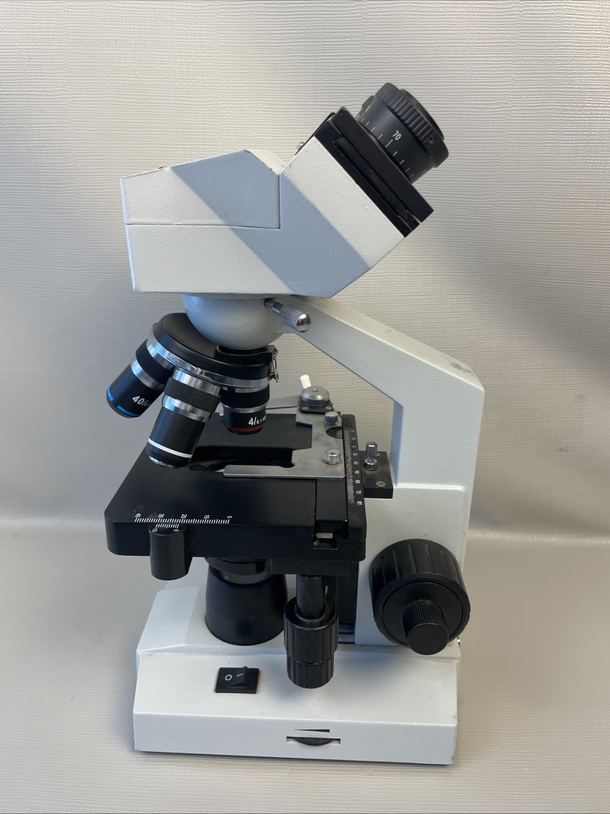 Omax M82E Compound Lighted Microscope No Eye Pieces
