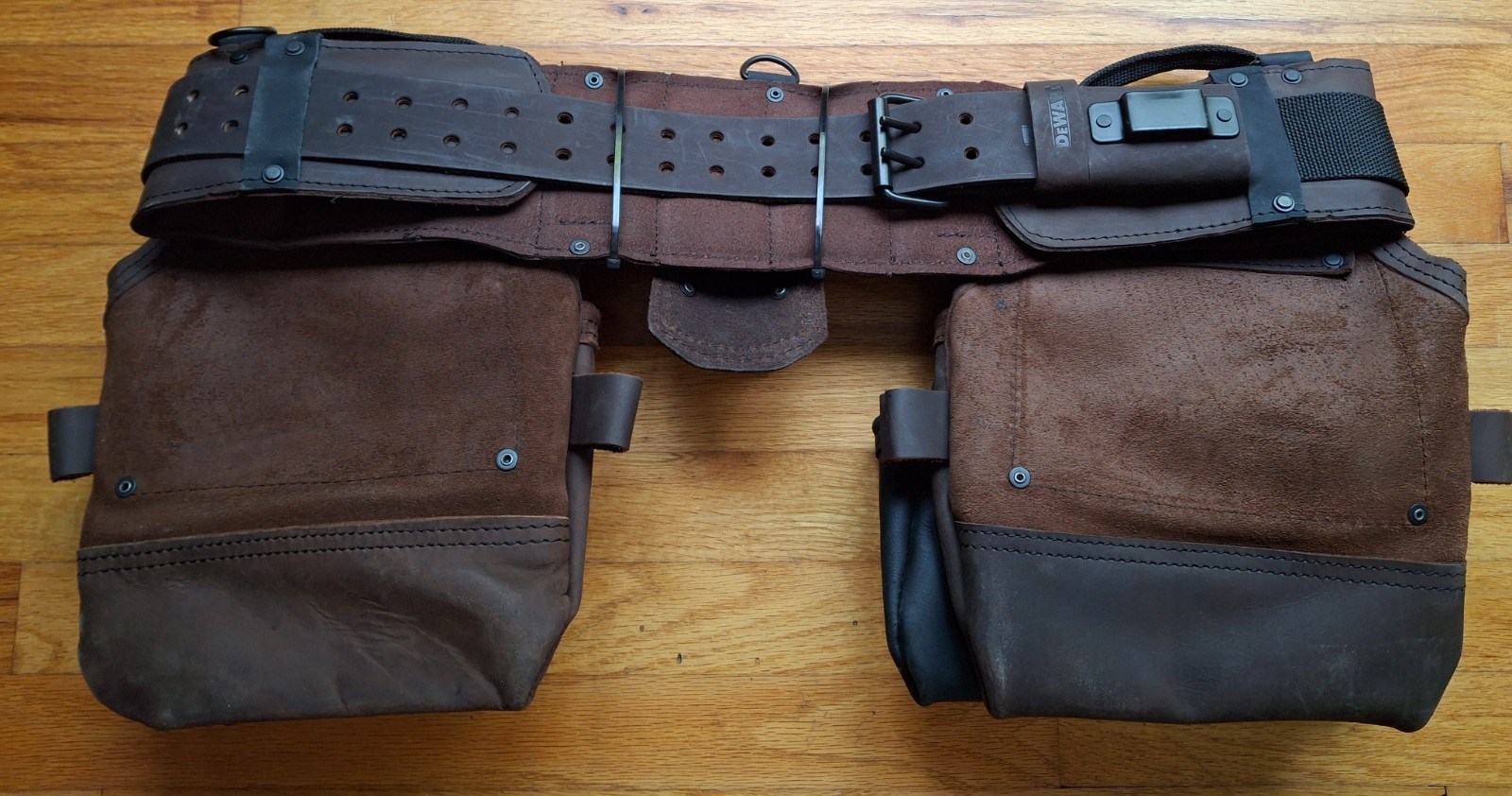 DeWalt DWST550113 Leather Tool Rig - Tool Apron - New